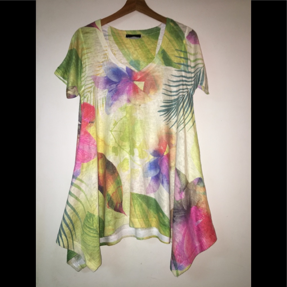 Nally & Millie Floral Sharkbite Tunic Sz XS